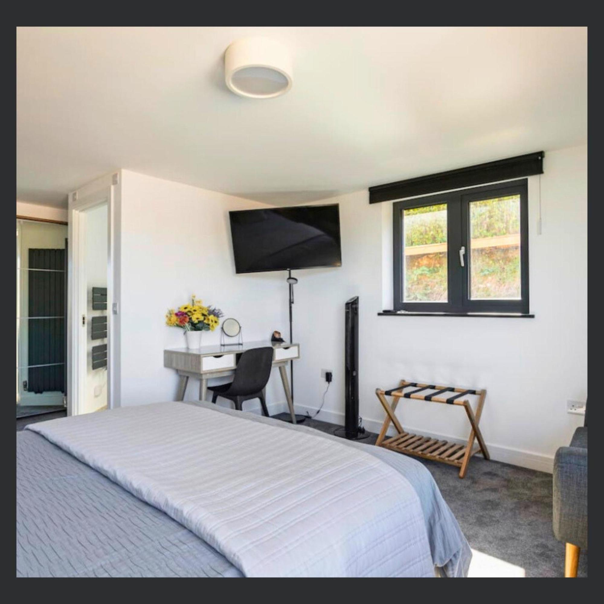 Uno St Ives - Luxury Serviced Accommodation Екстериор снимка