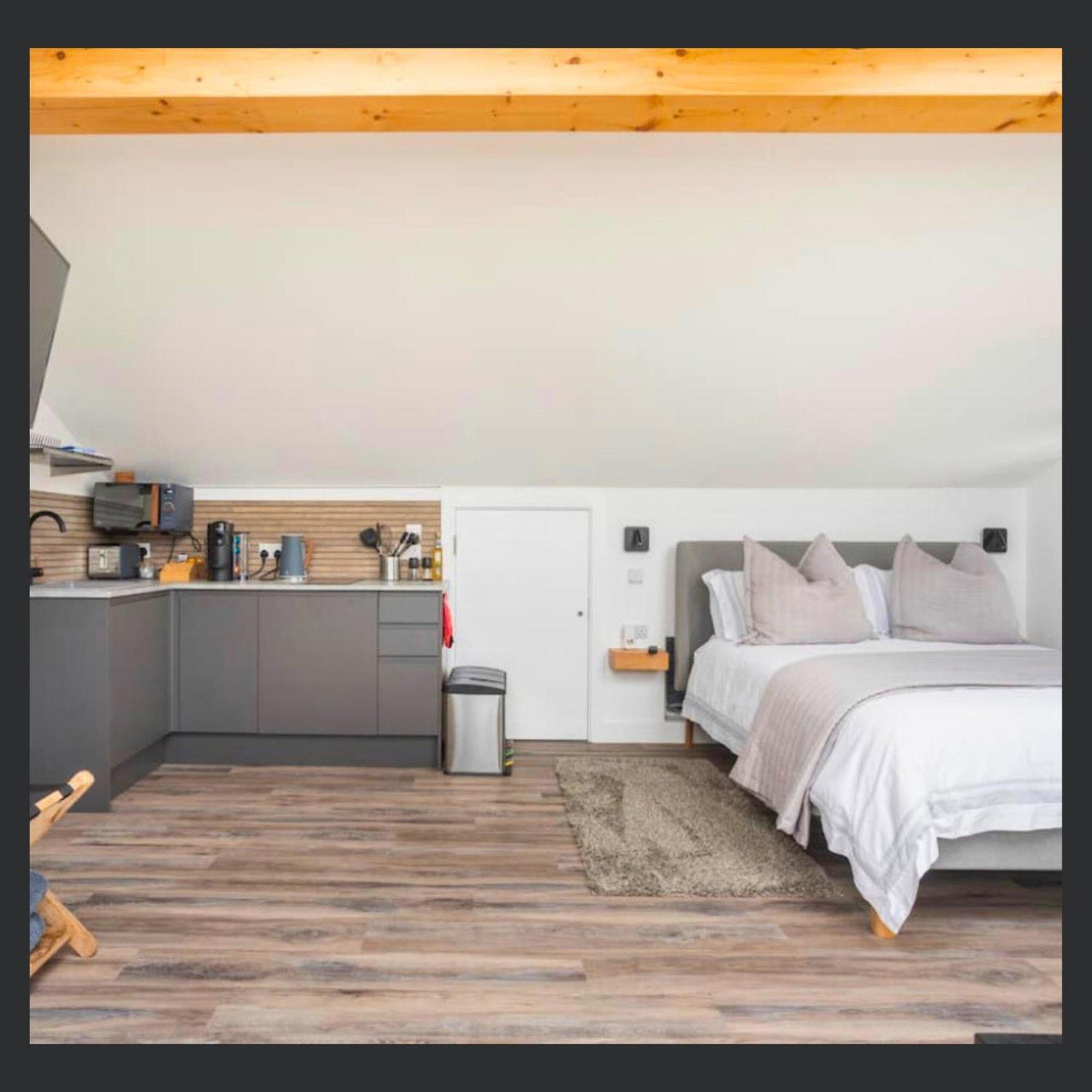 Uno St Ives - Luxury Serviced Accommodation Екстериор снимка